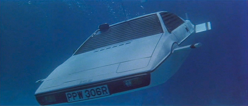 Illustration for article titled Estos fueron los icónicos coches que acompañaron a Roger
Moore como James Bond